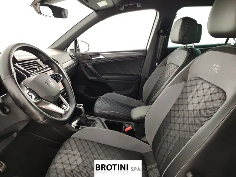 Volkswagen Tiguan usata a Massa-Carrara (7)