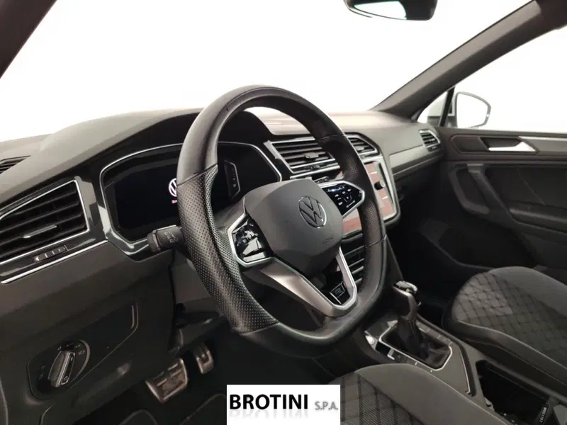 Volkswagen Tiguan usata a Massa-Carrara (8)