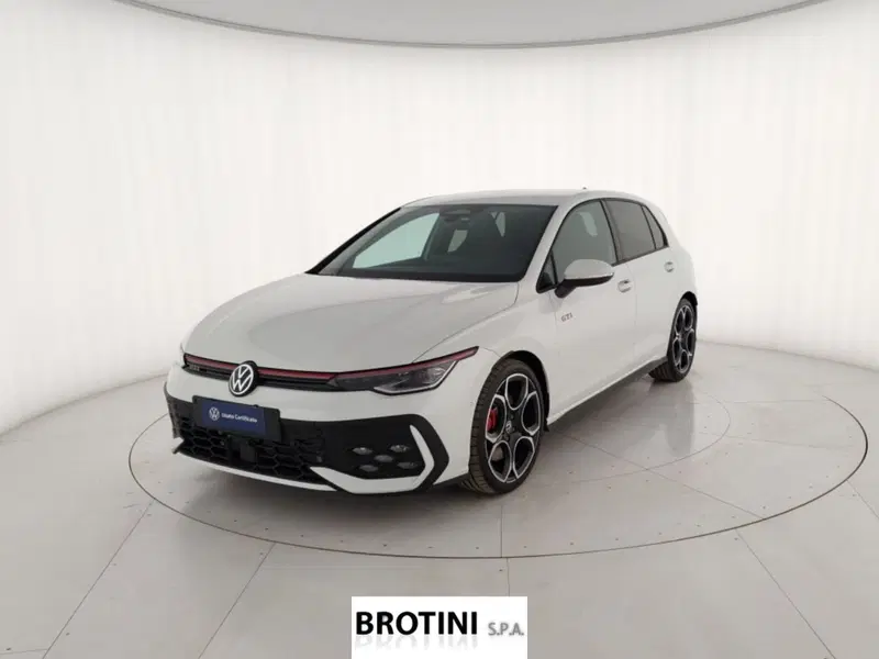 Volkswagen Golf nuova a Massa-Carrara