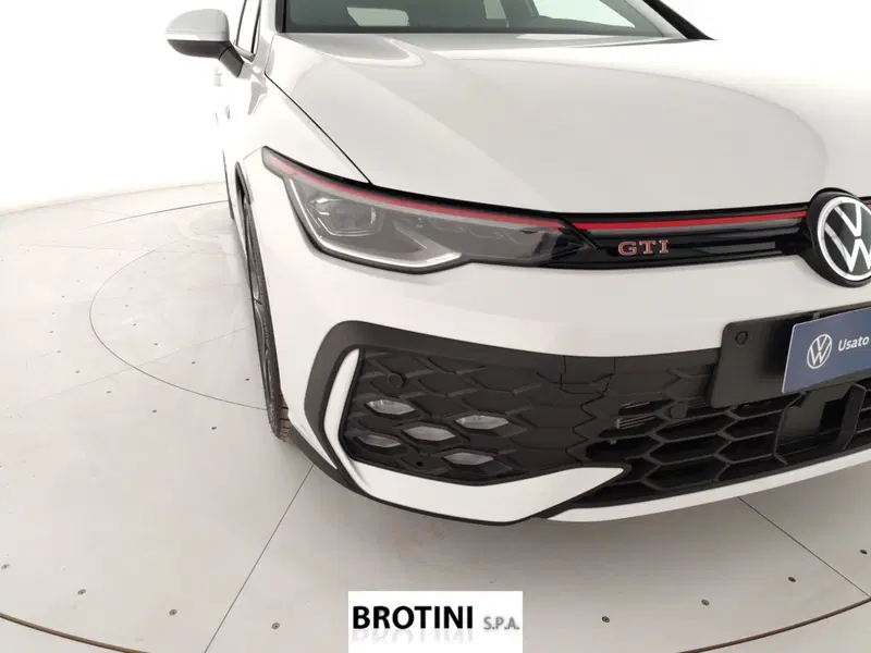 Volkswagen Golf nuova a Massa-Carrara (5)