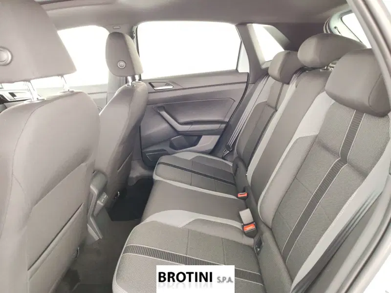Volkswagen Polo nuova a Massa-Carrara (11)