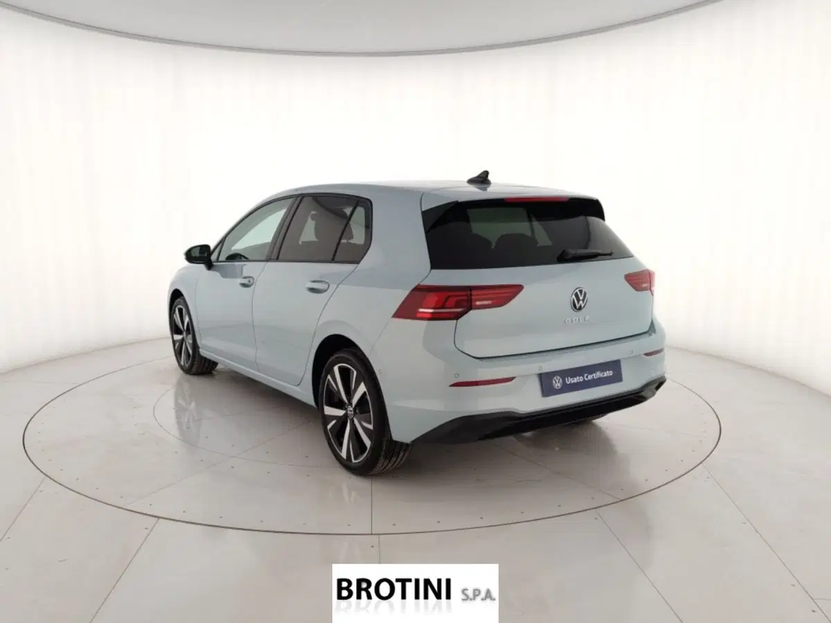Volkswagen Golf nuova a Massa-Carrara (2)