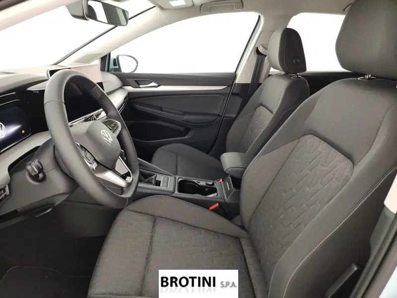 Volkswagen Golf nuova a Massa-Carrara (7)