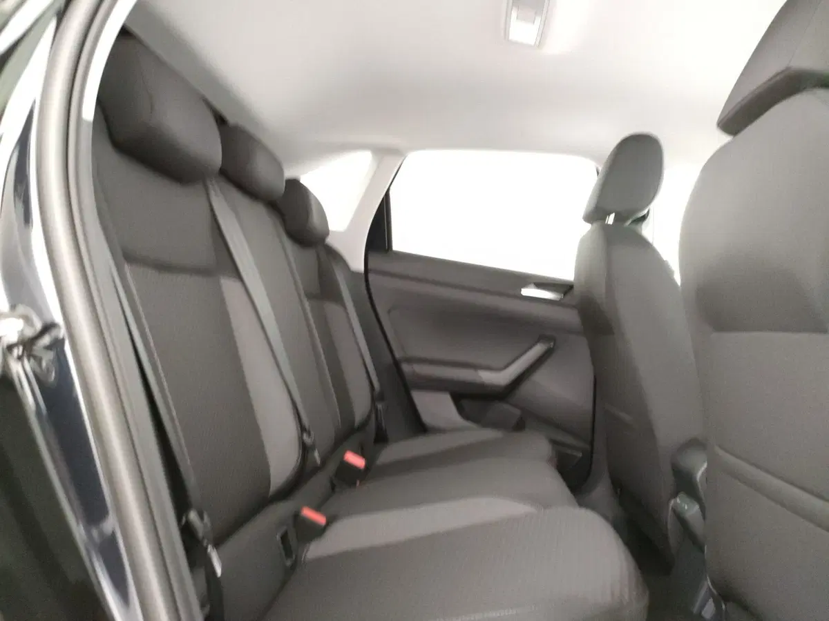 Volkswagen Taigo nuova a Napoli (8)