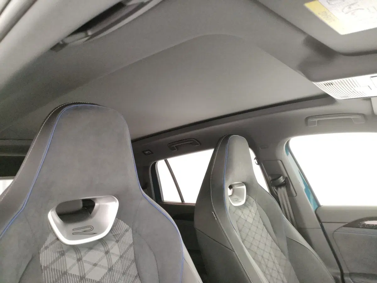 Volkswagen Tayron nuova a Napoli (10)