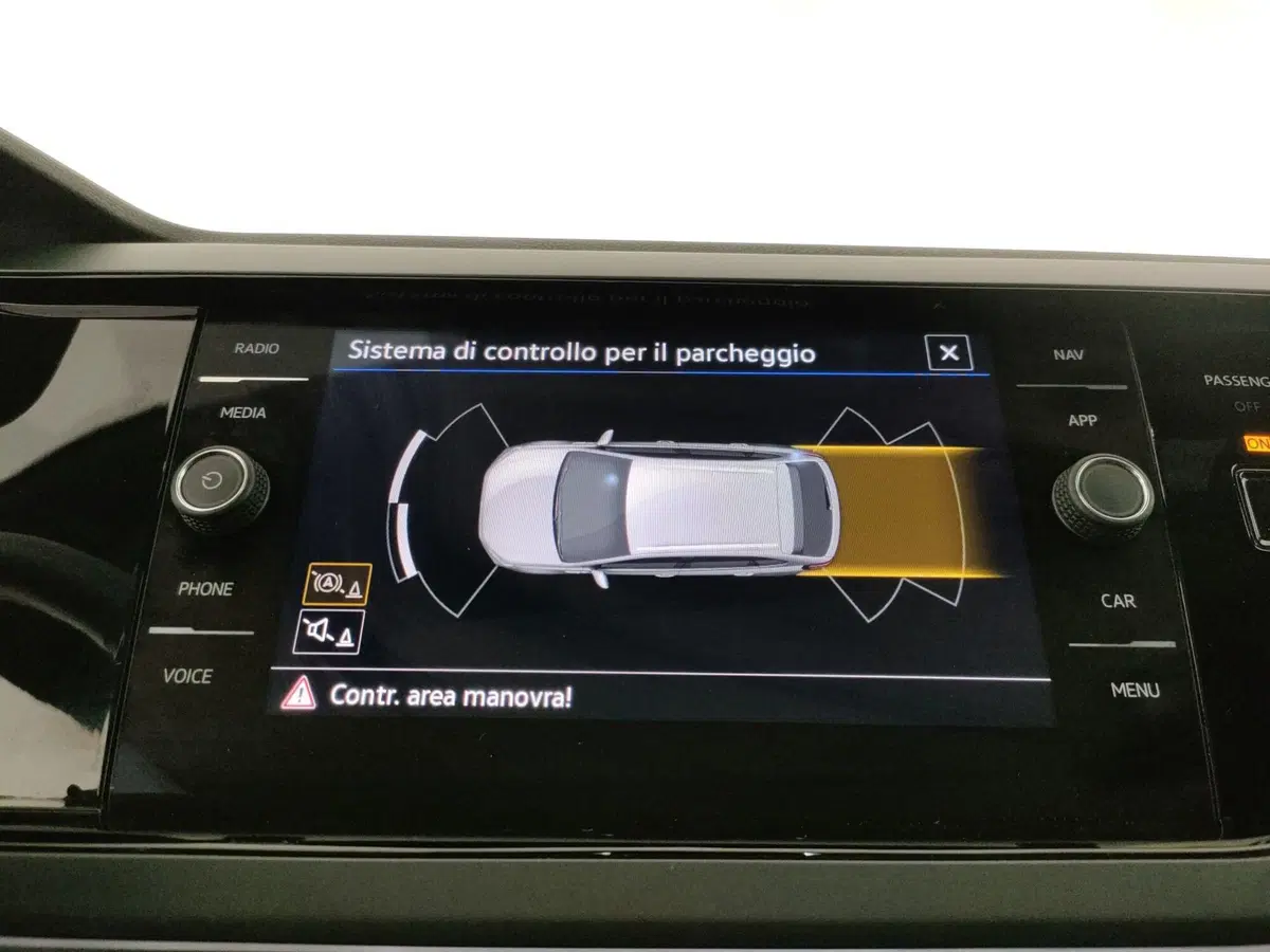 Volkswagen Taigo usata a Napoli (19)