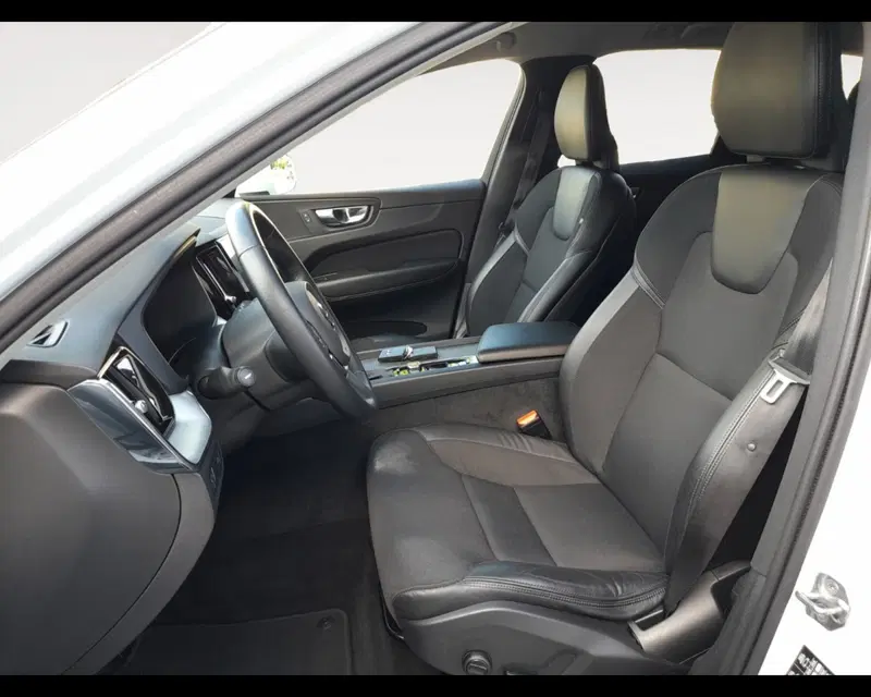Volvo XC60 usata a Ravenna (9)