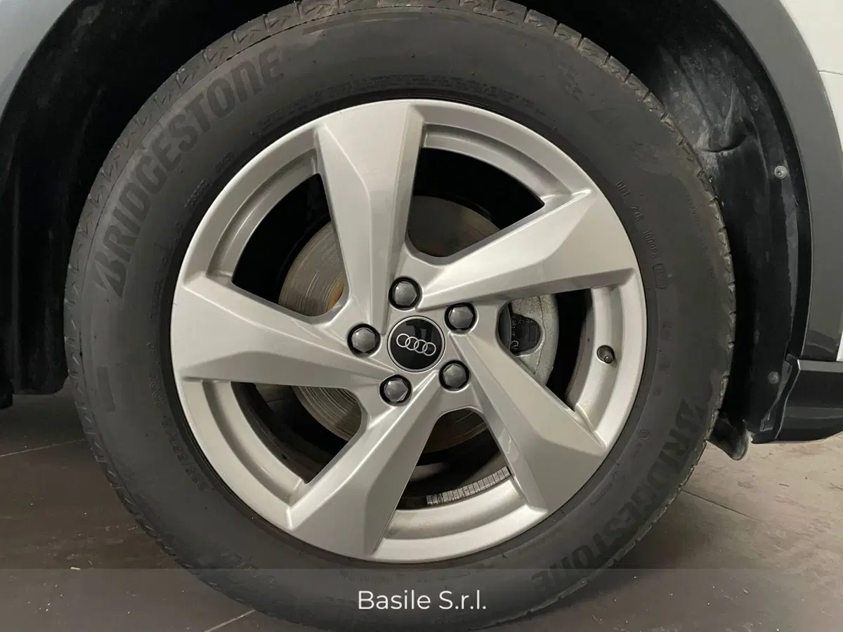 Audi Q3 usata a Taranto (10)