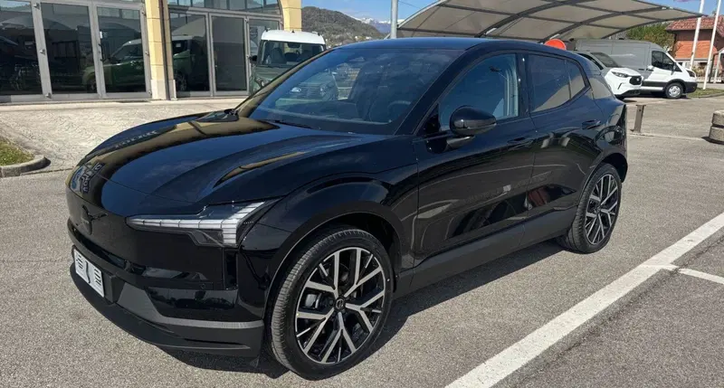 Volvo EX30 nuova a Pescara