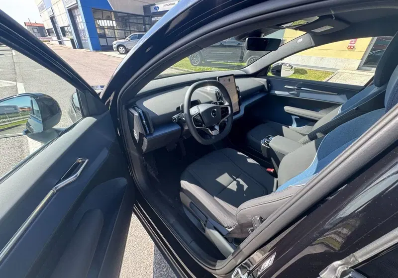 Volvo EX30 nuova a Pescara (10)