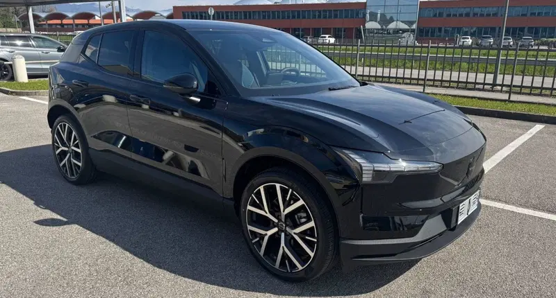 Volvo EX30 nuova a Pescara (3)