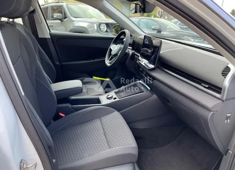 Volkswagen T-Roc nuova a Lecco (10)