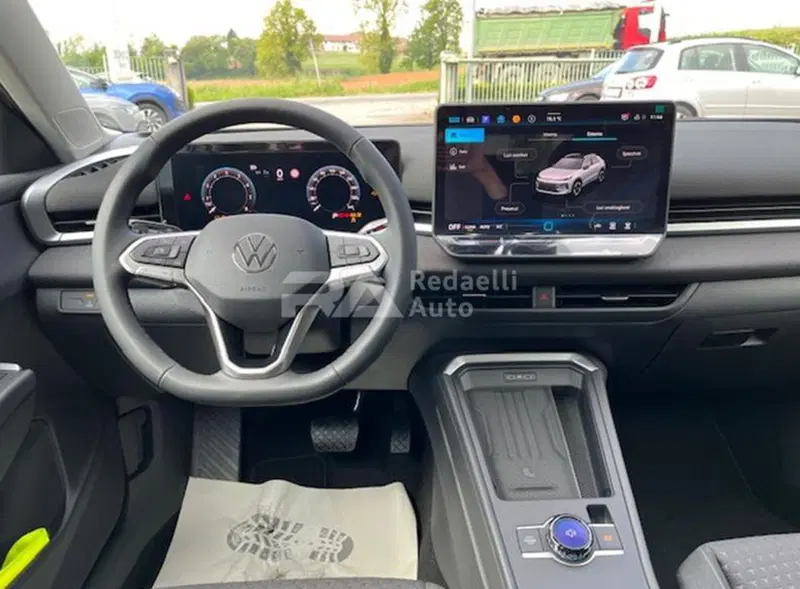 Volkswagen T-Roc nuova a Lecco (8)