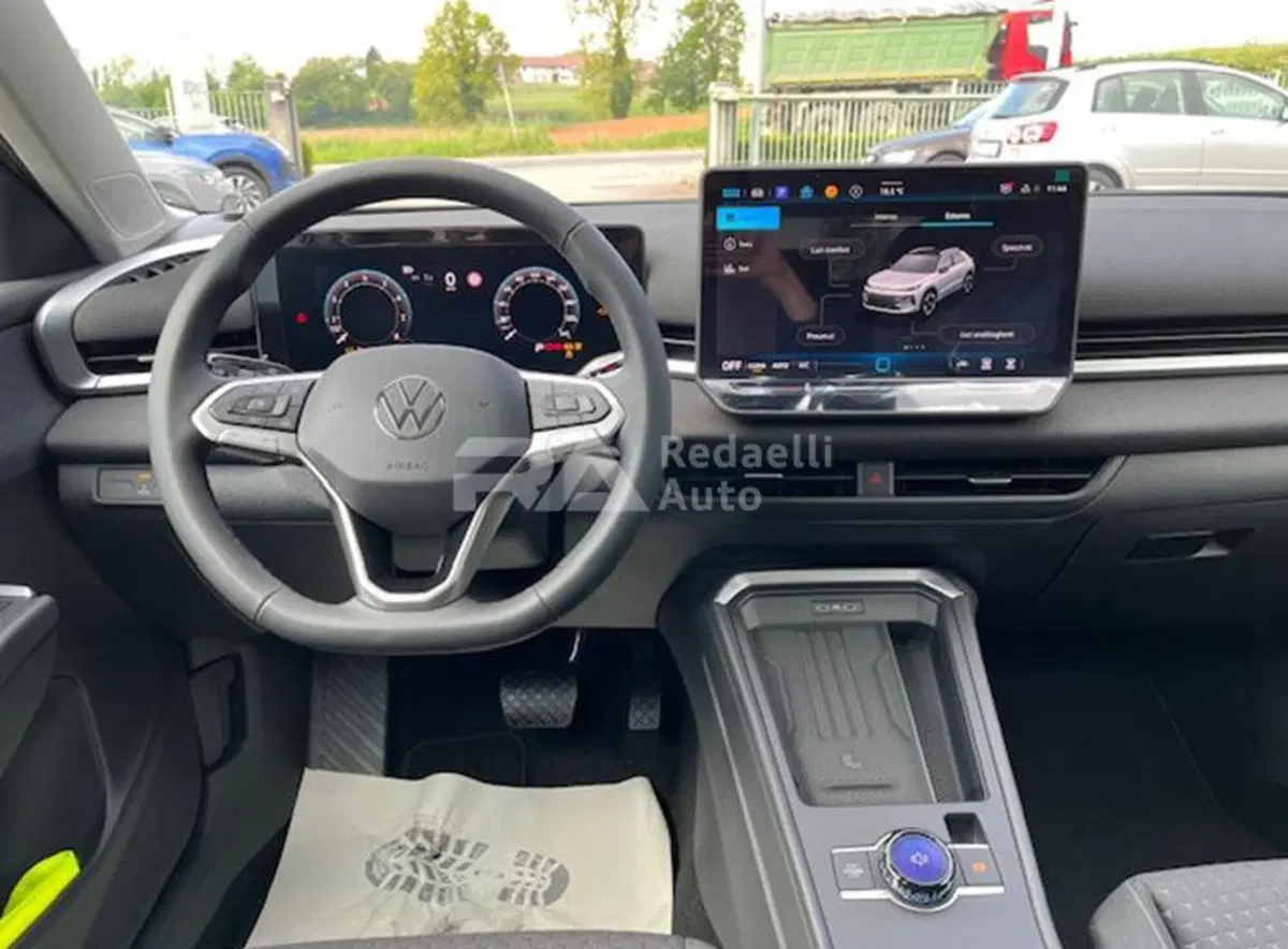 Volkswagen T-Roc nuova a Lecco (8)
