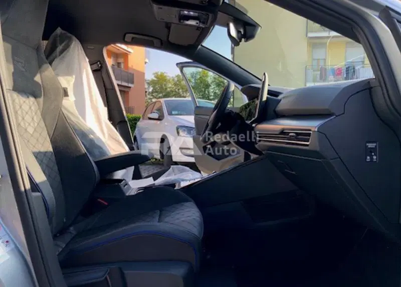 Volkswagen Golf nuova a Lecco (10)