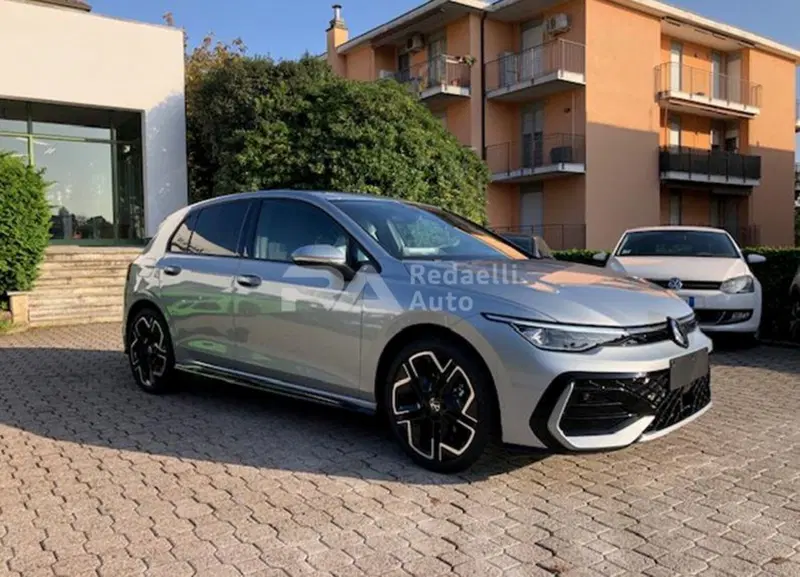 Volkswagen Golf nuova a Lecco (3)