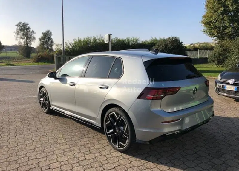 Volkswagen Golf nuova a Lecco (5)
