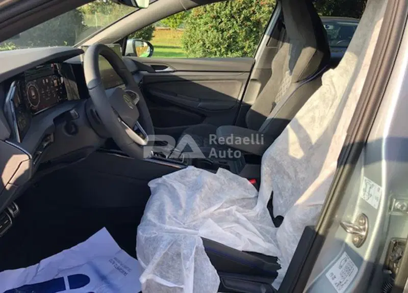 Volkswagen Golf nuova a Lecco (6)
