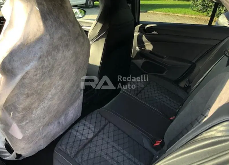Volkswagen Golf nuova a Lecco (7)