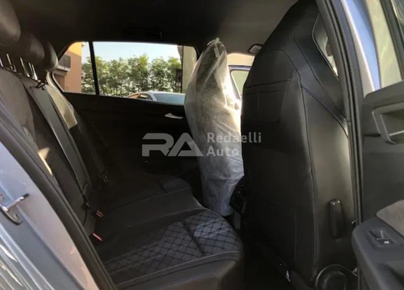 Volkswagen Golf nuova a Lecco (9)