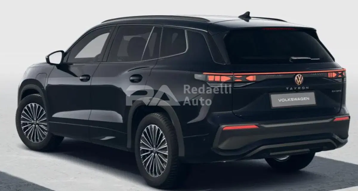 Volkswagen Tayron nuova a Lecco (3)