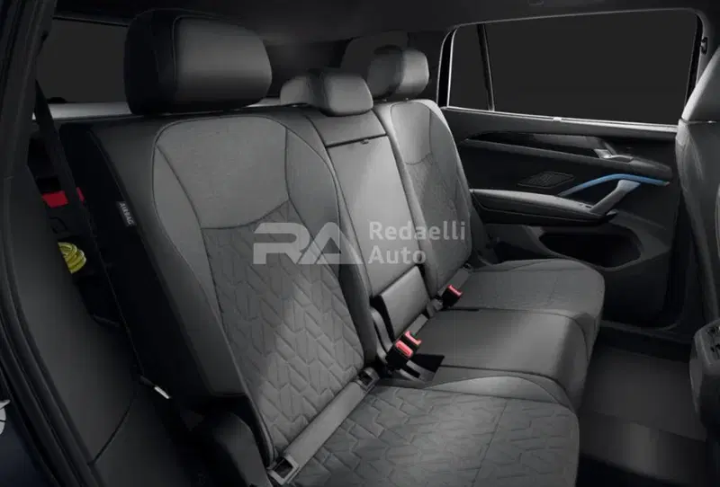 Volkswagen Tayron nuova a Lecco (8)