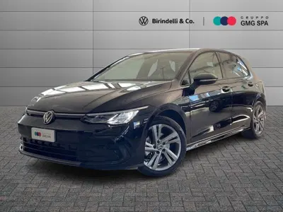 Volkswagen Golf 2.0 TDI 150 CV SCR R-Line del 2023 usata a Pistoia