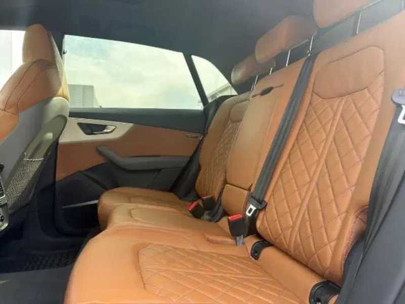 Audi Q8 usata a Prato (18)