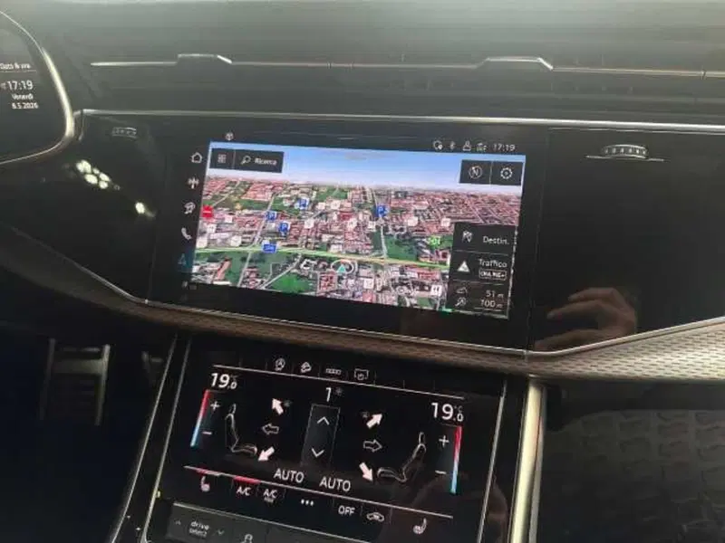 Audi Q8 usata a Prato (8)