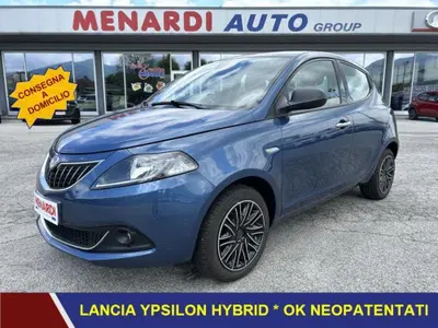 Lancia Ypsilon 1.0 FireFly 5 porte S&amp;S Hybrid Silver Plus del 2023 usata a Bernezzo