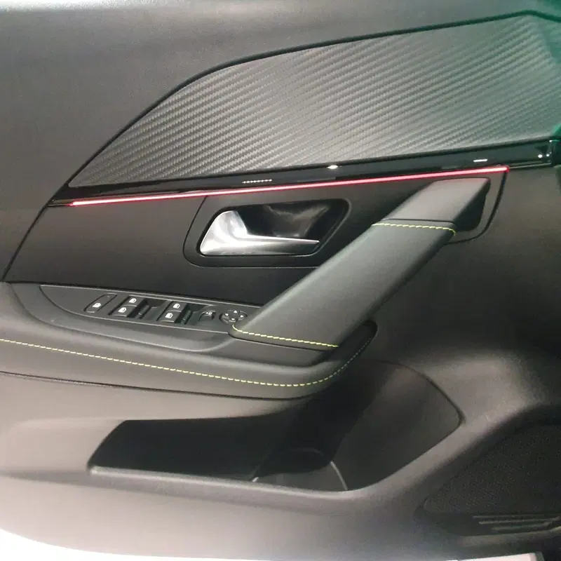 Peugeot 208 nuova a Frosinone (18)