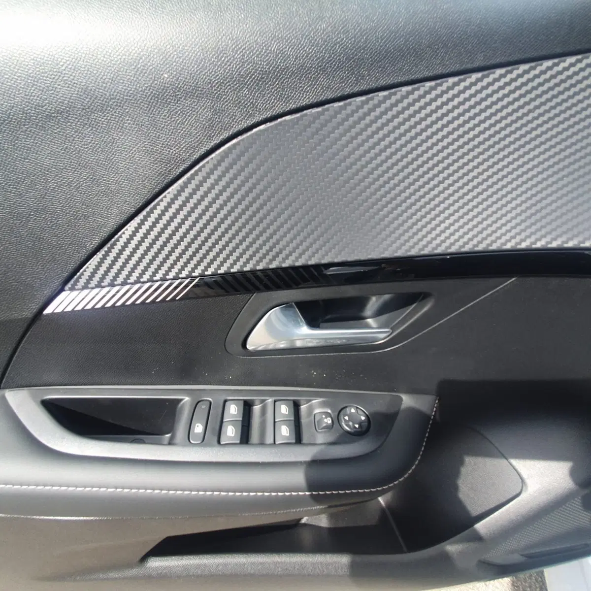 Peugeot 208 nuova a Frosinone (16)
