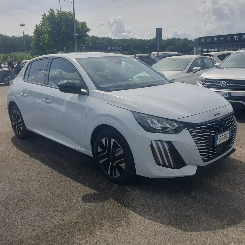 Peugeot 208 nuova a Frosinone (3)