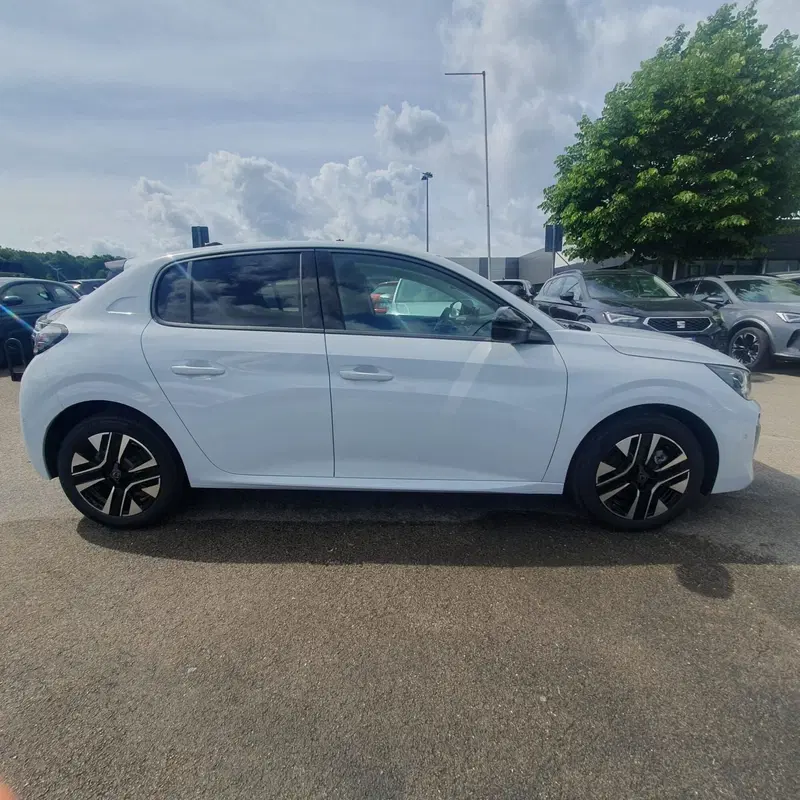 Peugeot 208 nuova a Frosinone (4)
