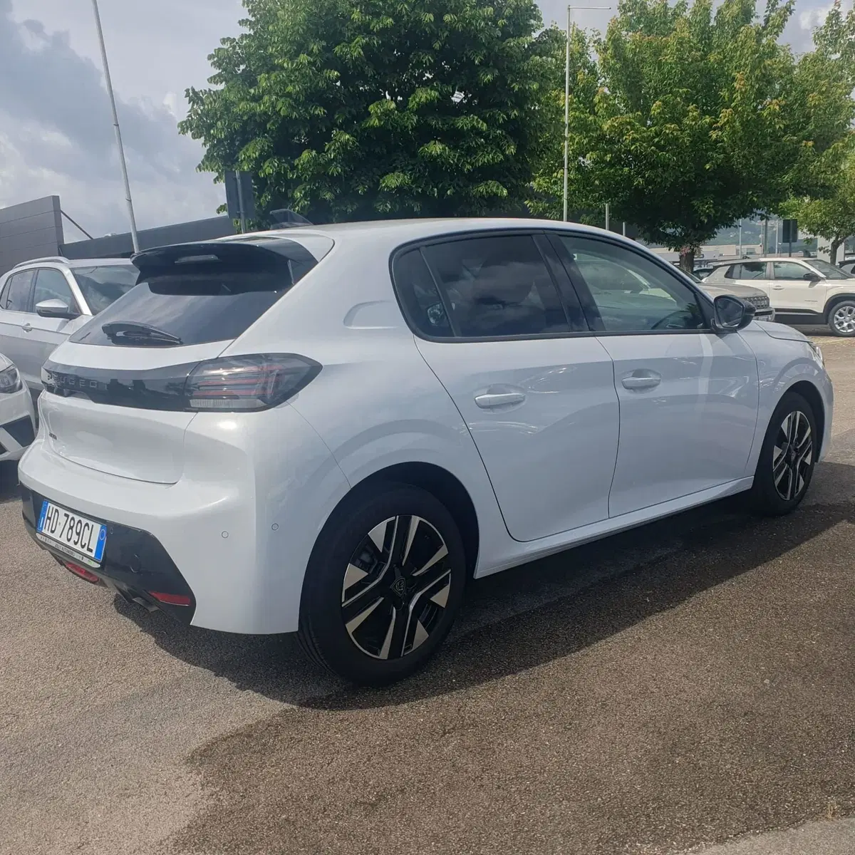 Peugeot 208 nuova a Frosinone (5)