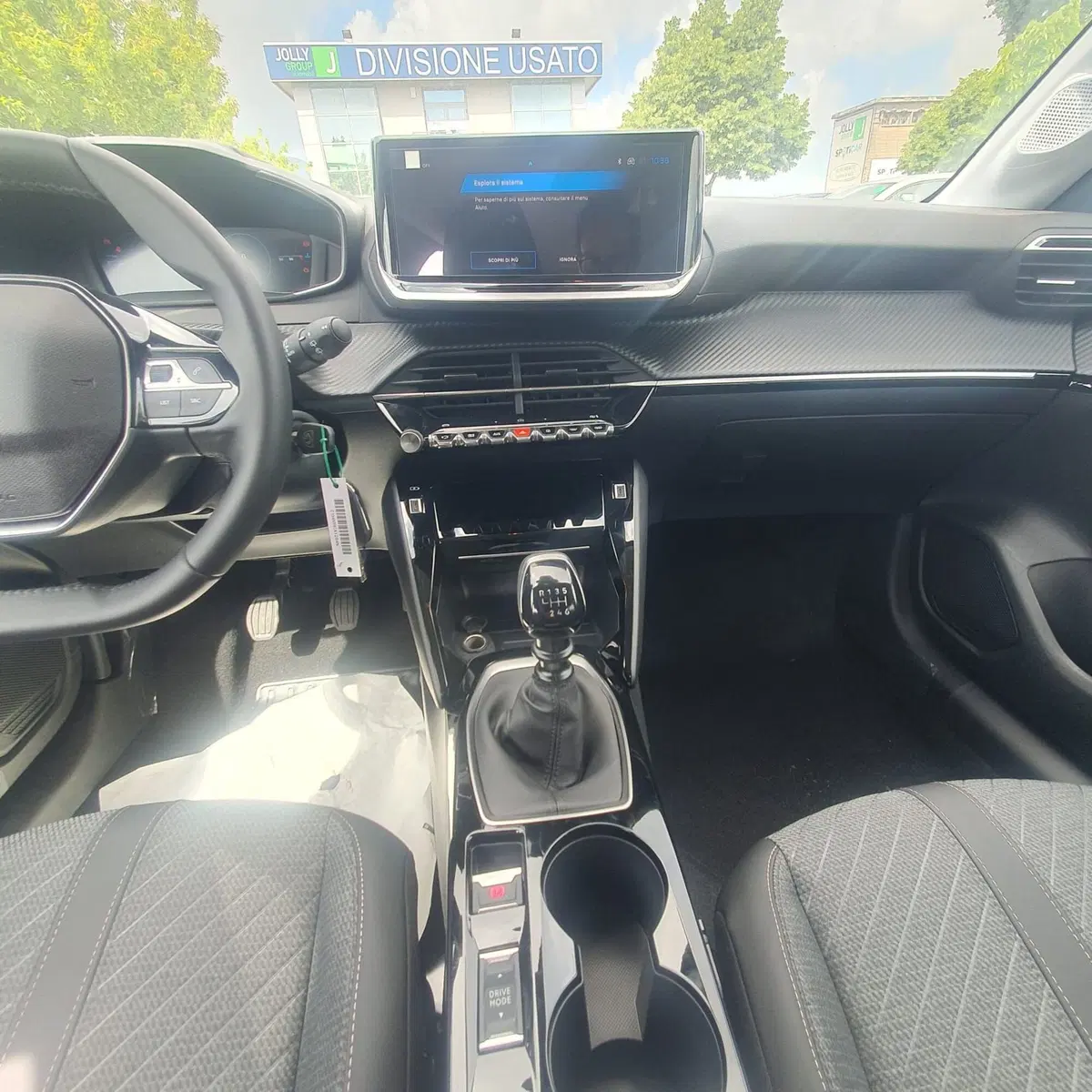 Peugeot 208 nuova a Frosinone (8)