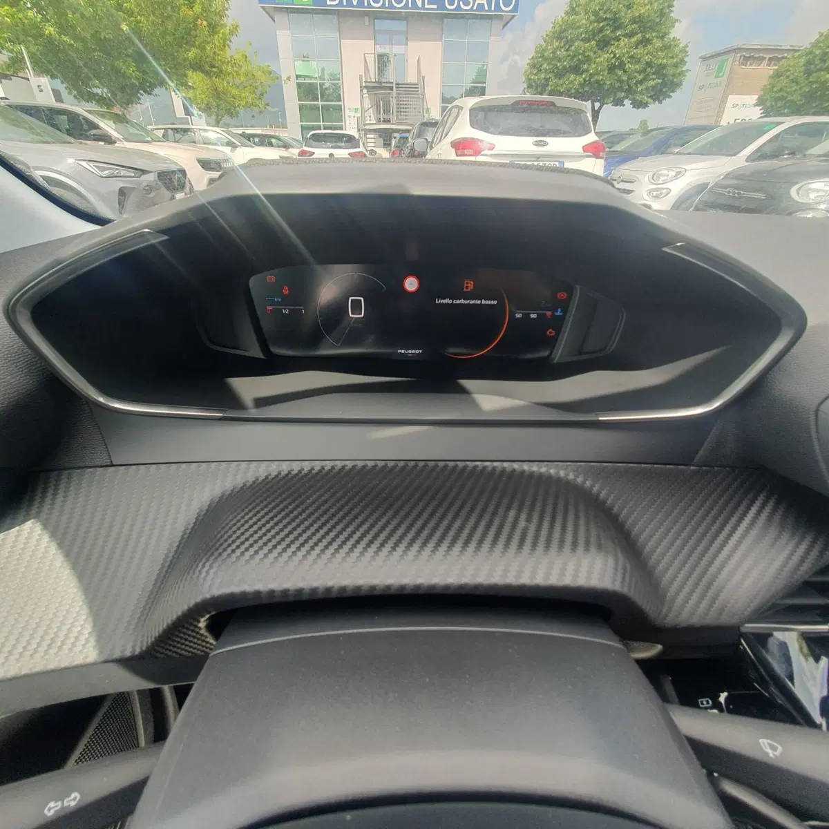 Peugeot 208 nuova a Frosinone (9)