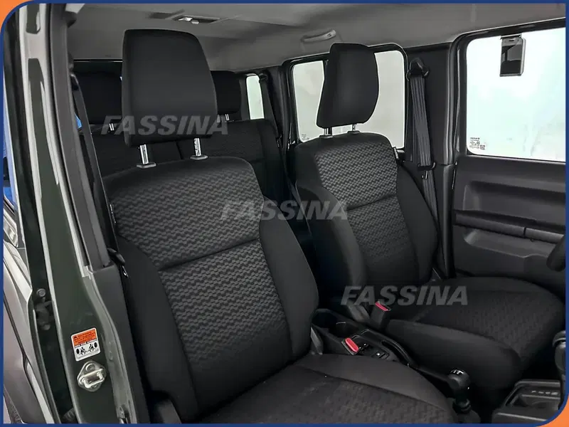 Suzuki Jimny nuova a Milano (14)