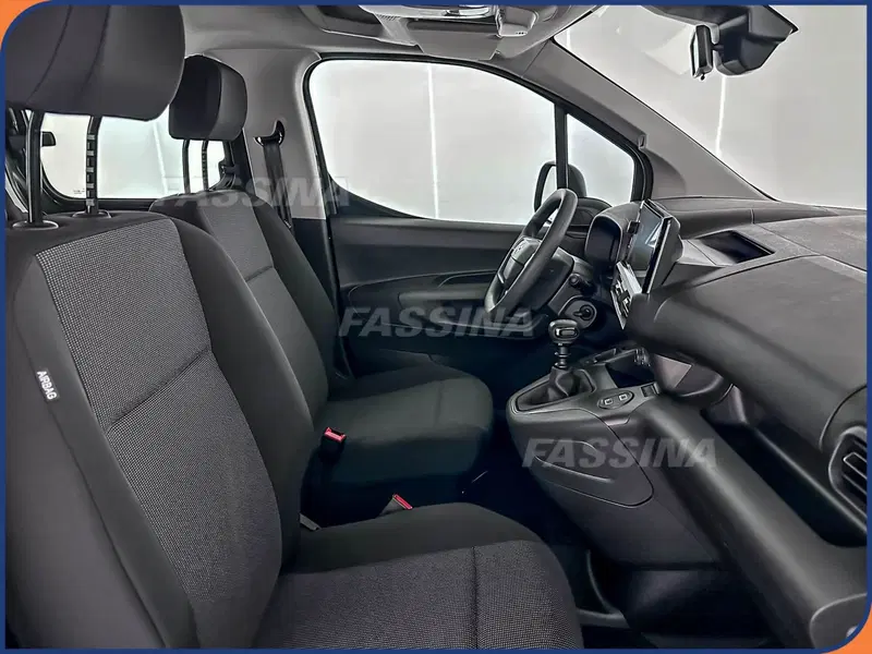 Opel Combo Furgone nuova a Milano (13)