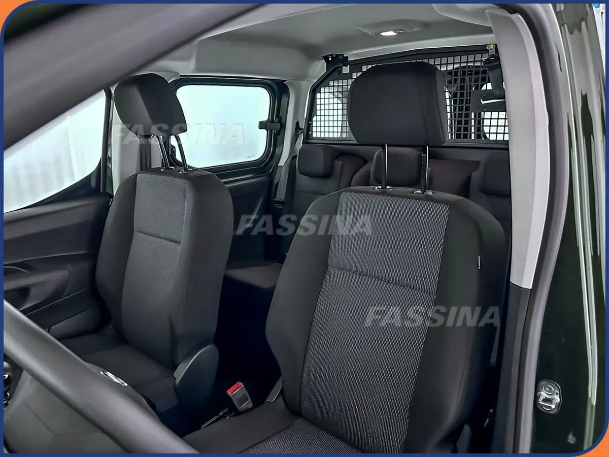 Opel Combo Furgone nuova a Milano (8)