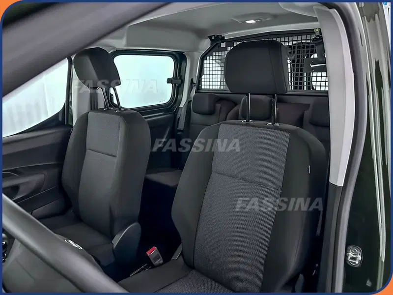 Opel Combo Furgone nuova a Milano (8)
