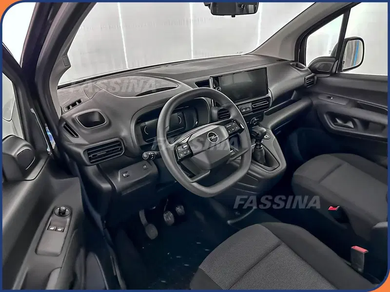 Opel Combo Furgone nuova a Milano (9)