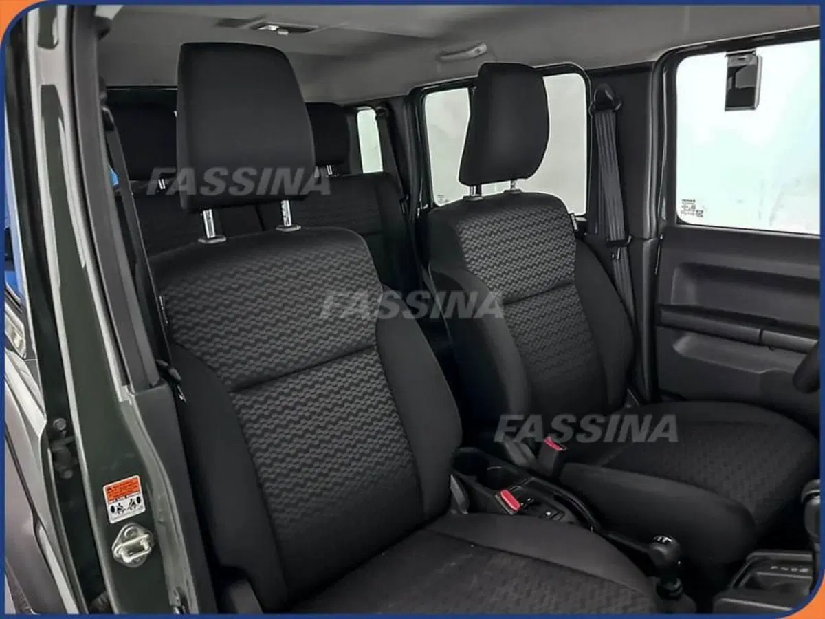 Suzuki Jimny nuova a Milano (14)