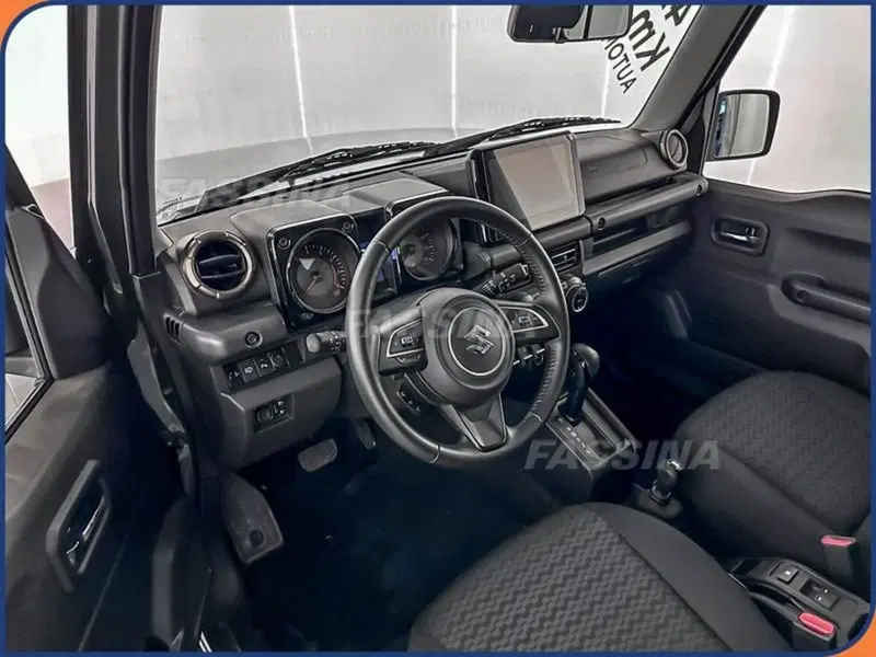 Suzuki Jimny nuova a Milano (9)