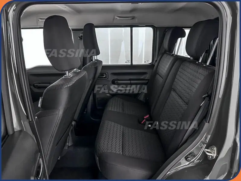 Suzuki Jimny nuova a Milano (11)