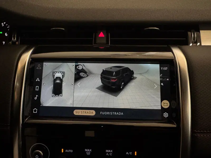 Land Rover Discovery Sport usata a Novara (16)