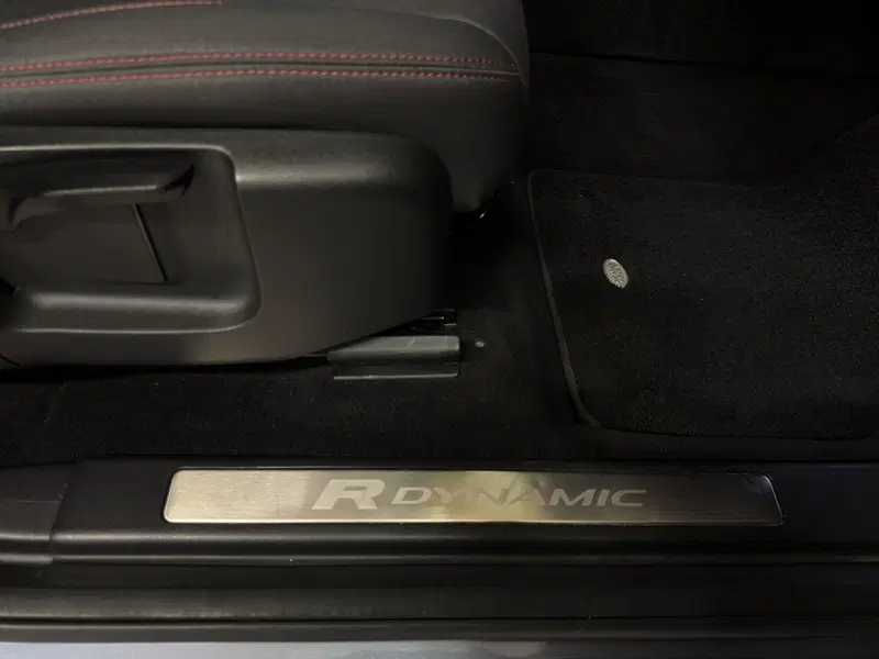 Land Rover Discovery Sport usata a Novara (18)