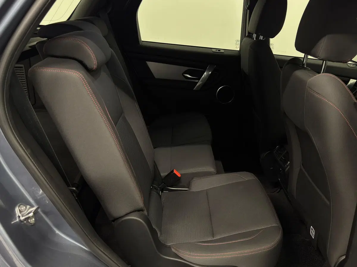 Land Rover Discovery Sport usata a Novara (20)