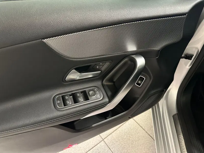 Mercedes-Benz Classe A Sedan usata a Novara (18)