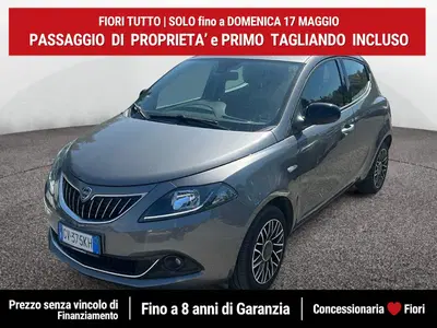 Lancia Ypsilon 1.0 FireFly 5 porte S&amp;S Hybrid Gold Plus del 2024 usata a Roma